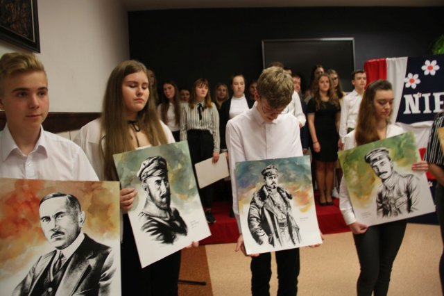 Kocham Cię Polsko-program słowno-muzyczny w wykonaniu uczniów KLASYKA